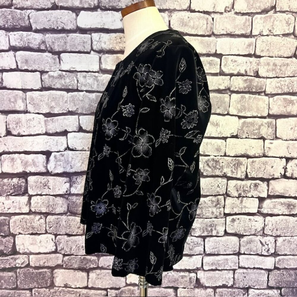 Briggs Black & Silver Cardigan W/ Attached Tank Size 1X - Picture 4 of 8
